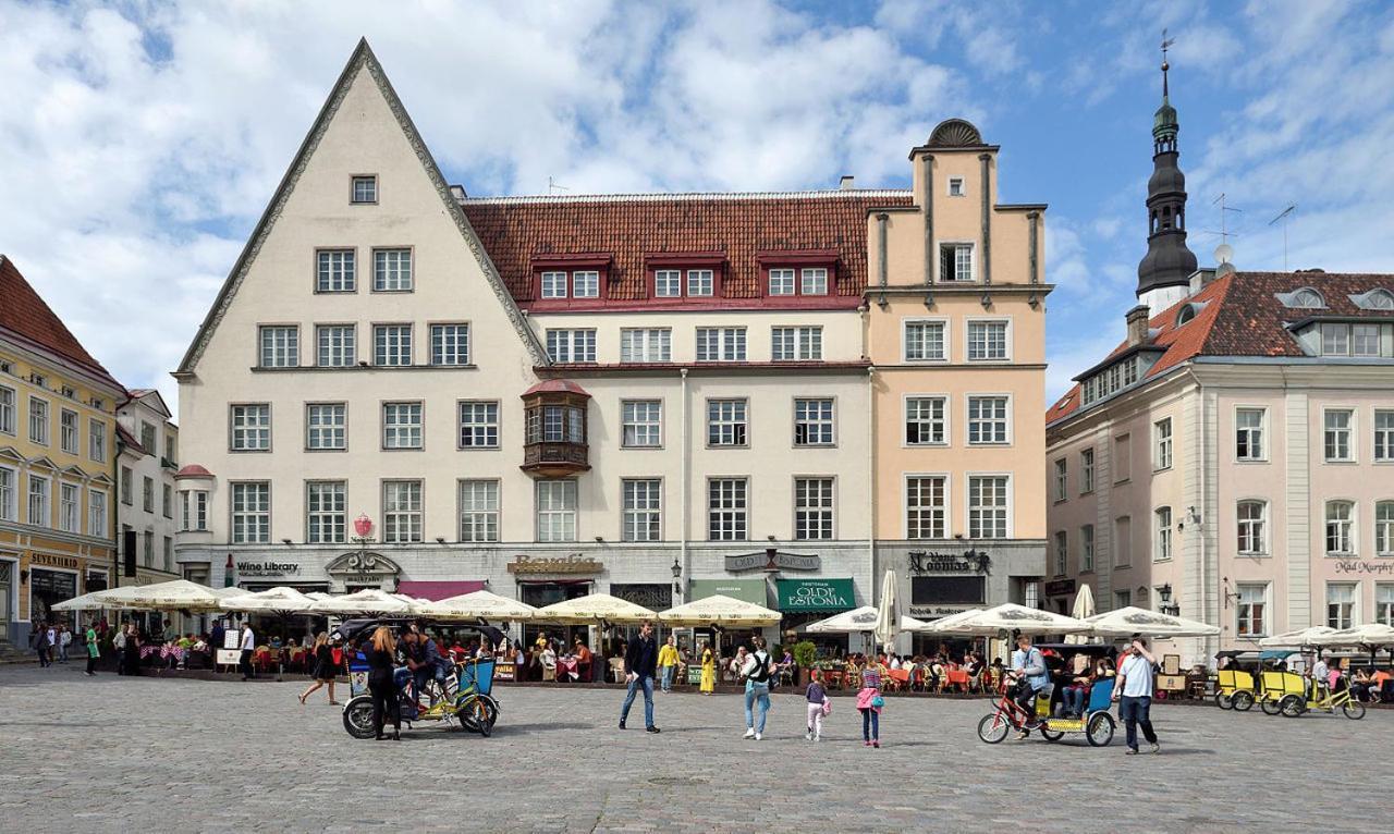 Old Town Square Leilighet